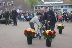 4-5-2022, rotterdam, dodenherdenking oud-ijsselmonde, oorlogsmonument adriaen janszkerkfoto rob kamminga