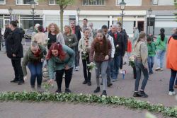 4-5-2022, rotterdam, dodenherdenking oud-ijsselmonde, oorlogsmonument adriaen janszkerkfoto rob kamminga