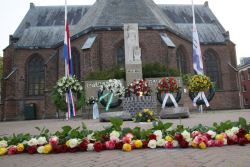4-5-2022, rotterdam, dodenherdenking oud-ijsselmonde, oorlogsmonument adriaen janszkerkfoto rob kamminga